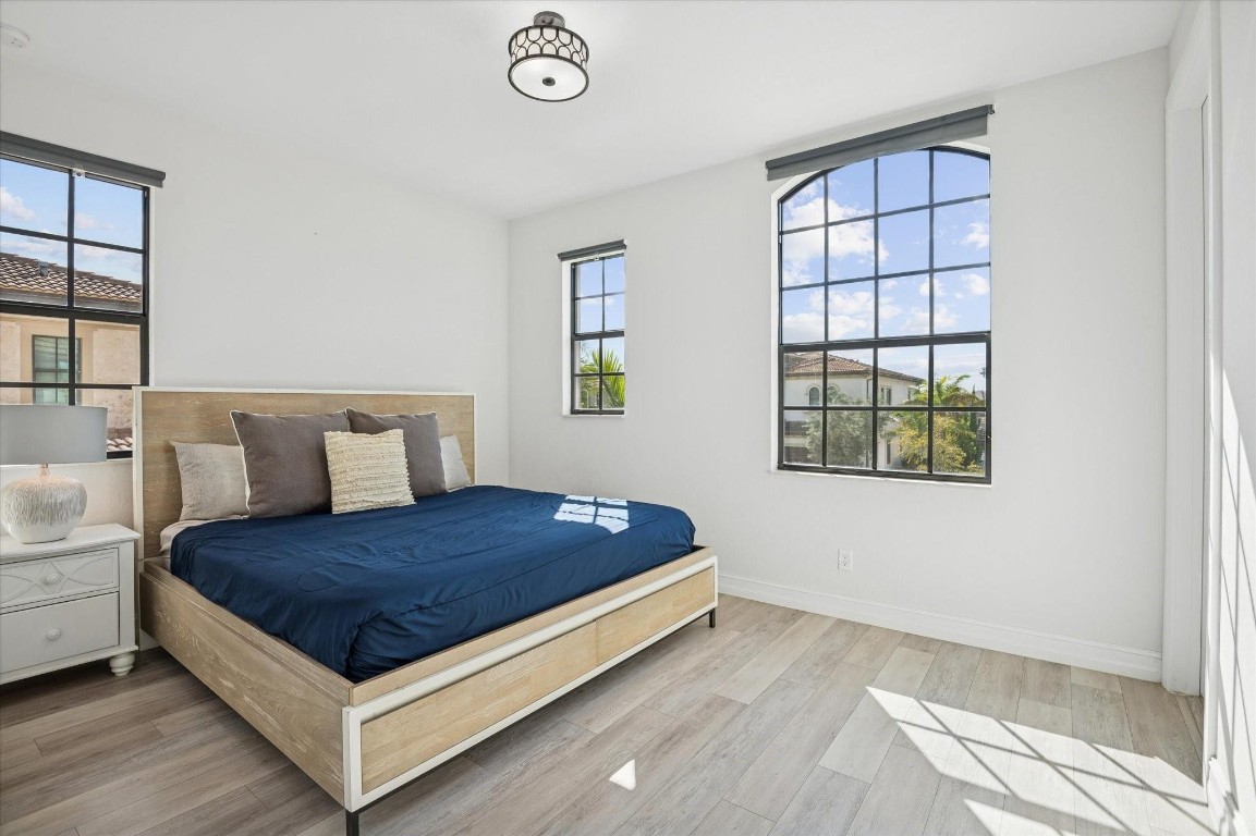 Bruschi Prop 180-105 B - Residential