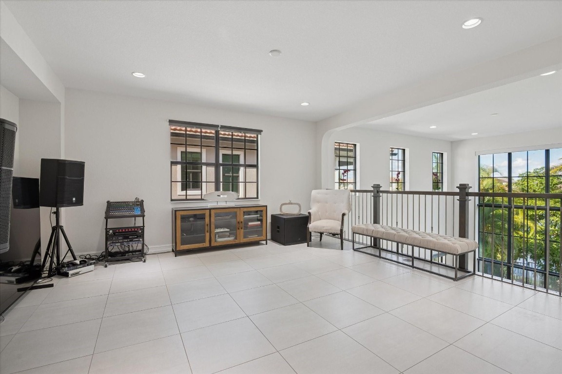 Bruschi Prop 180-105 B - Residential