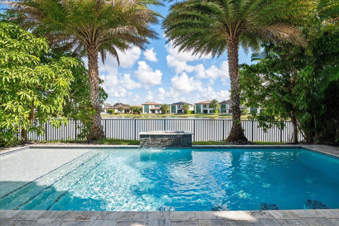 Bruschi Prop 180-105 B - Residential