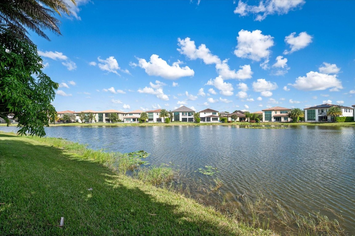 Bruschi Prop 180-105 B - Residential