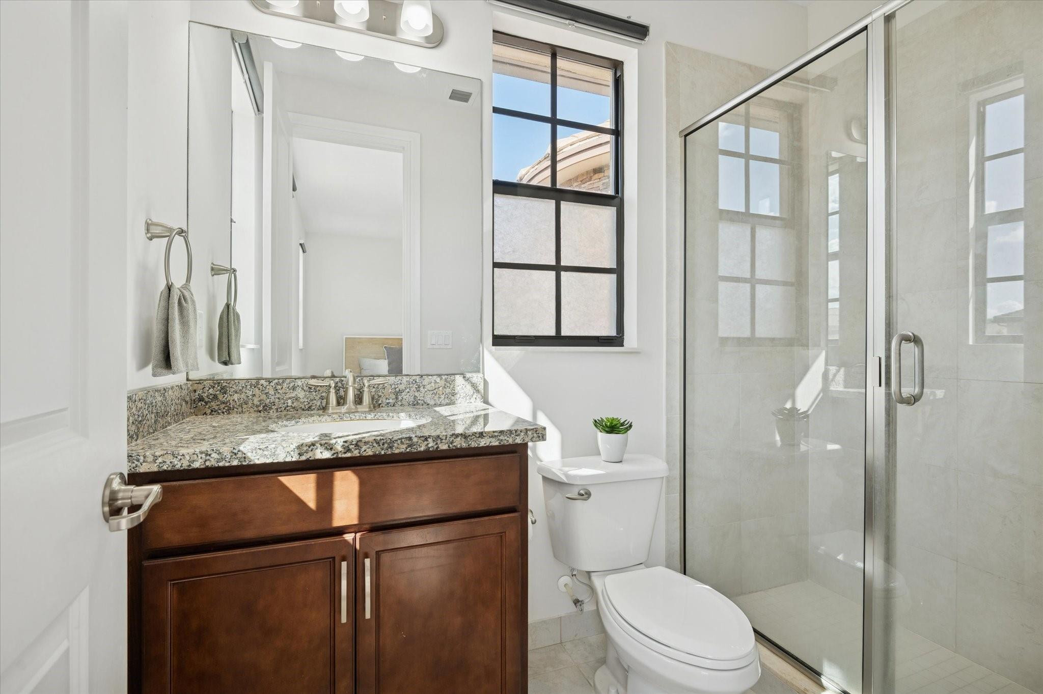 Bruschi Prop 180-105 B - Residential