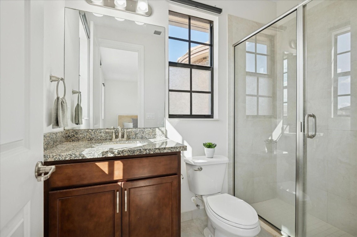 Bruschi Prop 180-105 B - Residential