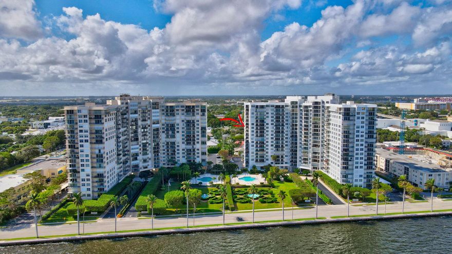 Panoramic views over Palm Beach Island and west as far as the eyes can see. Walking distance to downtown. The most inexpensive 2 bedroom in this building by a long shot. Act quickly!