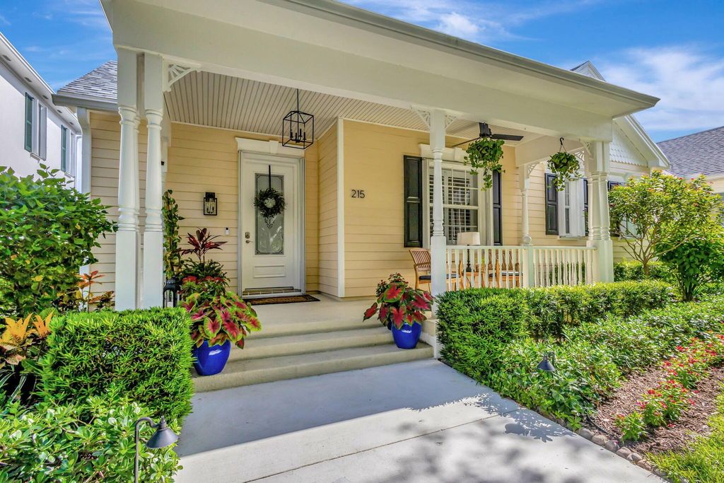 Photo of 215 Sweet Bay Circle, Jupiter, FL 33458 (MLS # R11002689)