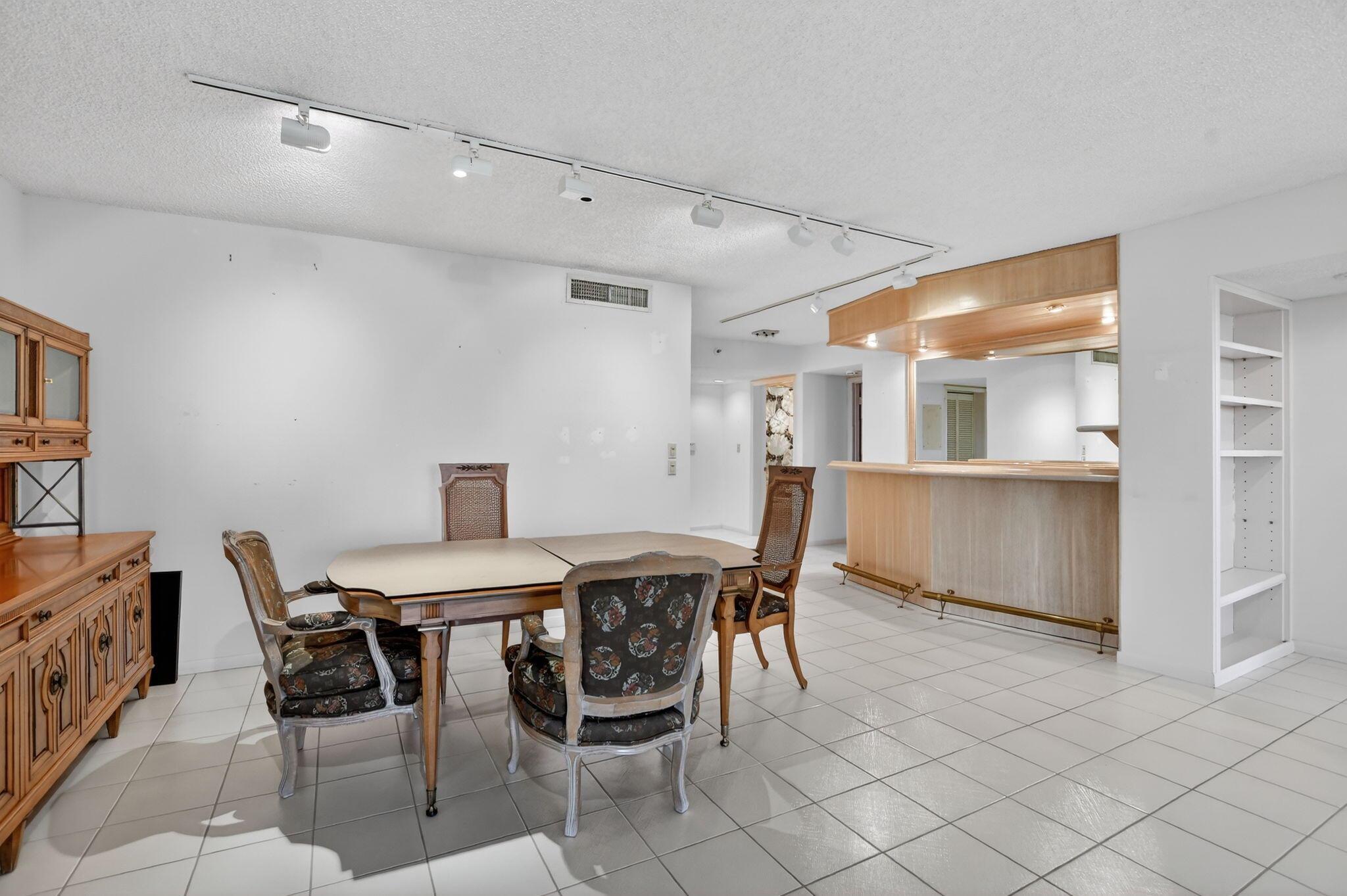 REGENCY AT BOCA POINTE - Residential