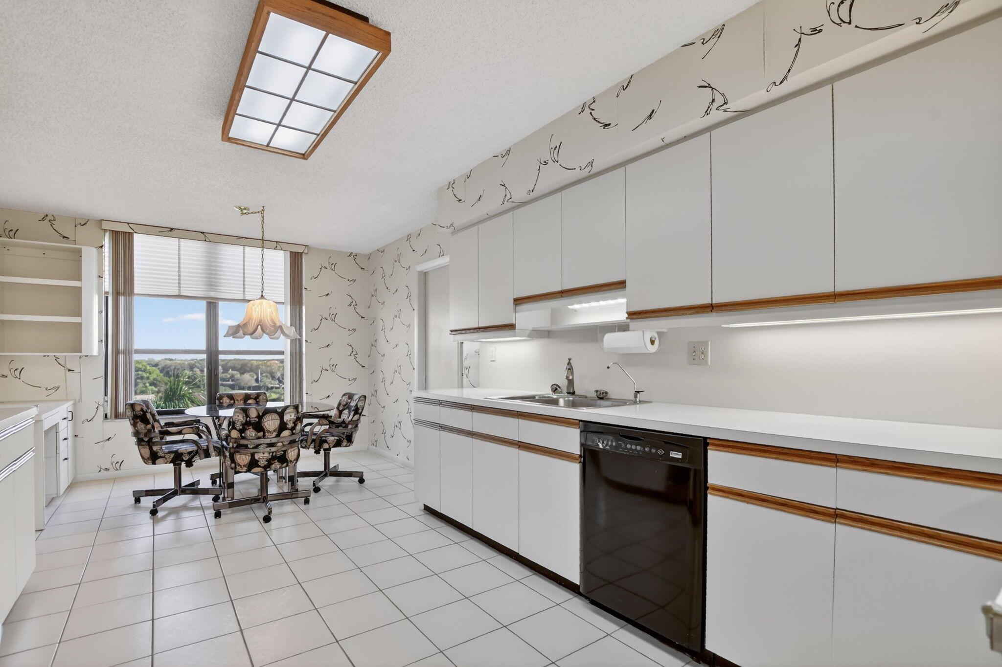 REGENCY AT BOCA POINTE - Residential