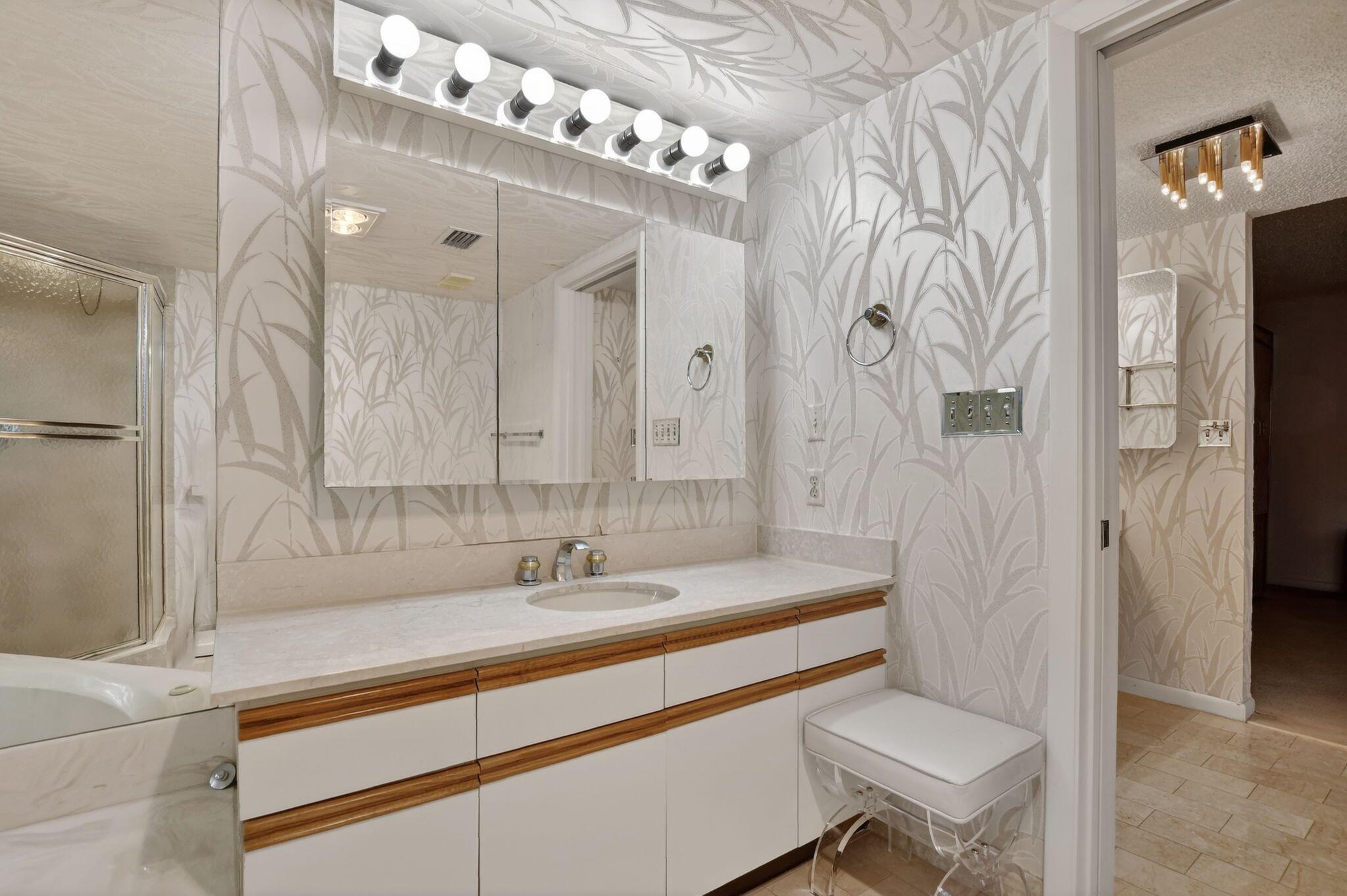 REGENCY AT BOCA POINTE - Residential