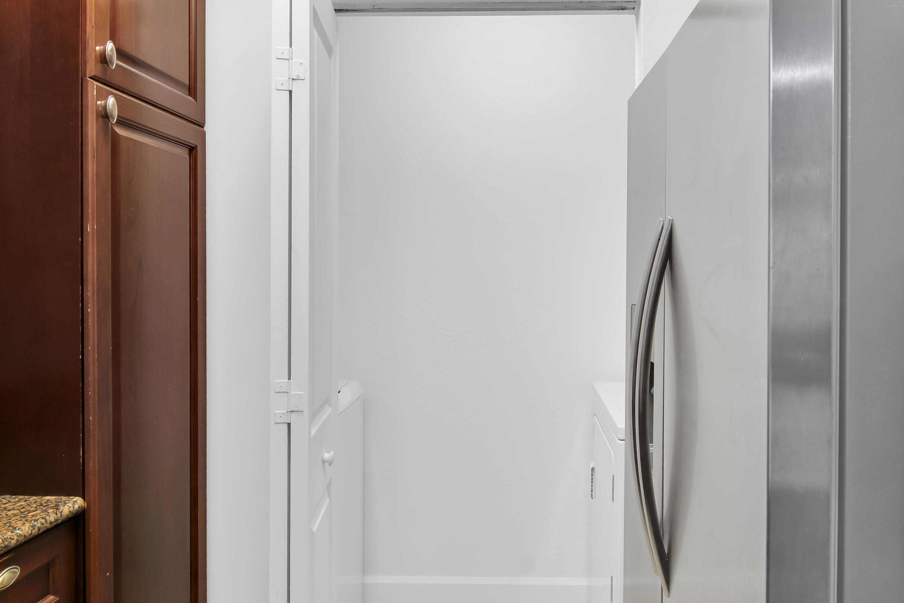 VIZCAYA LAKES CONDO - Residential