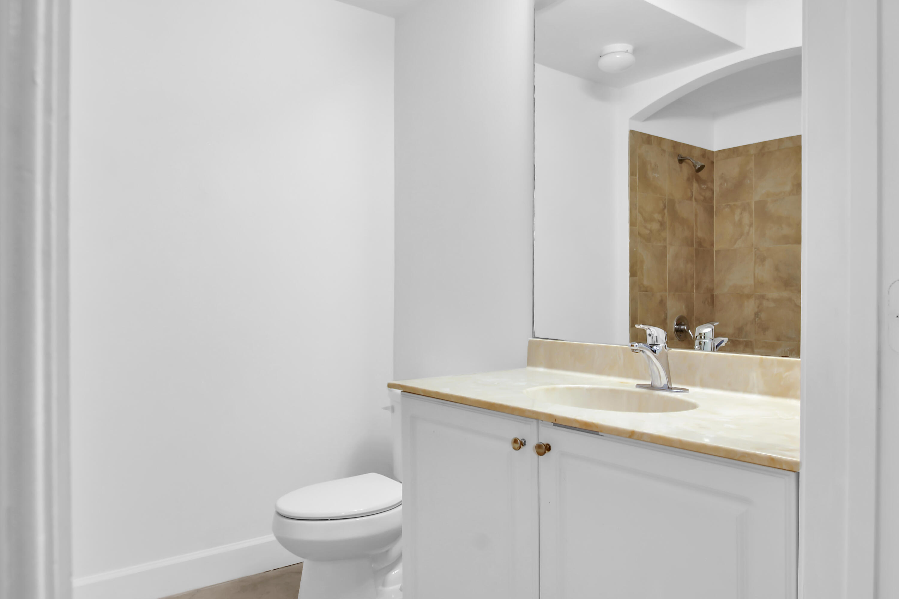 VIZCAYA LAKES CONDO - Residential