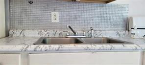 Frank C Dickey Sub 11-8 B - Residential Lease