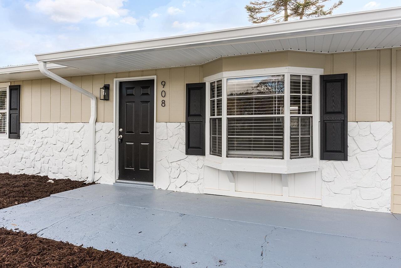 908 Landsdowne Drive