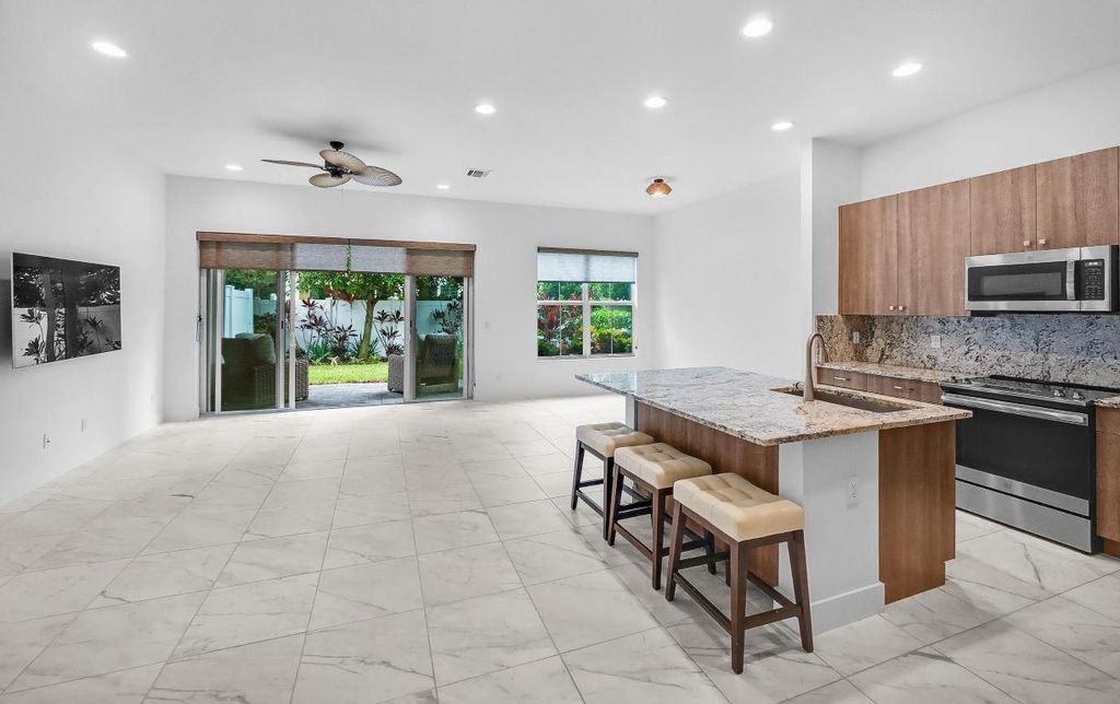 Photo of 4829 Pointe Midtown Road #4829, Palm Beach Gardens, FL 33418 (MLS # R11095889)