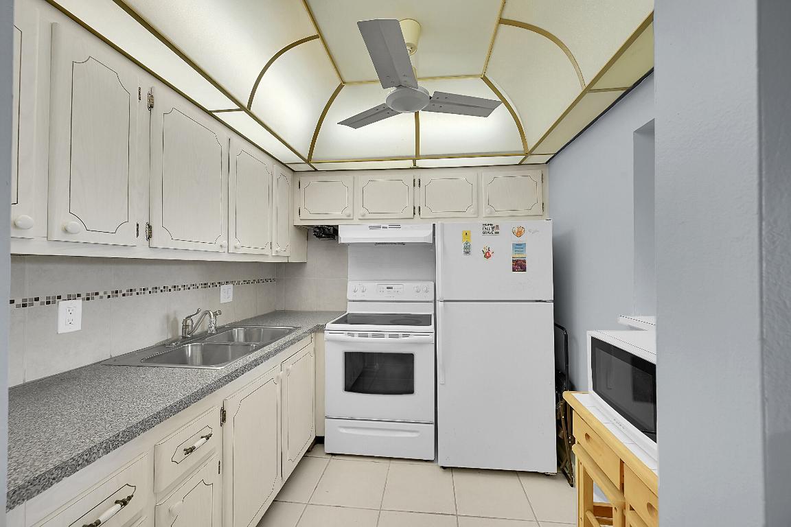 CENTURY VILLAGE EAST - Residential Lease