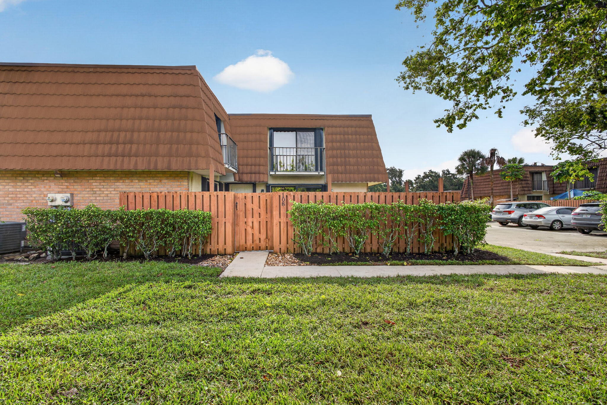 Properties 108 HERITAGE Way