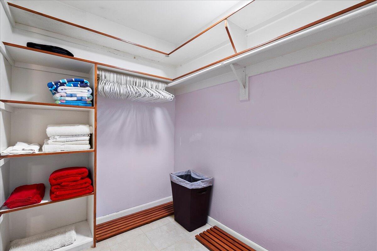 COLONY CONDO APTS IN OR16 - Residential Lease
