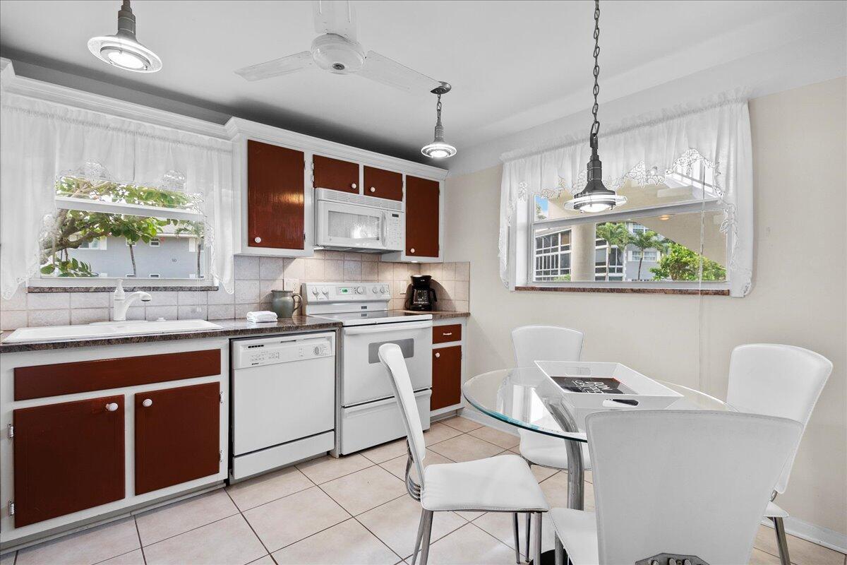 COLONY CONDO APTS IN OR16 - Residential Lease