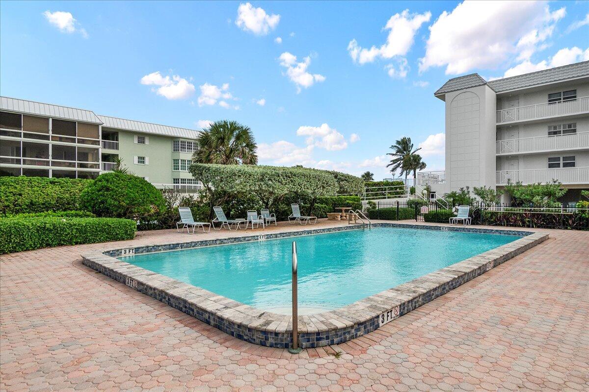 COLONY CONDO APTS IN OR16 - Residential Lease