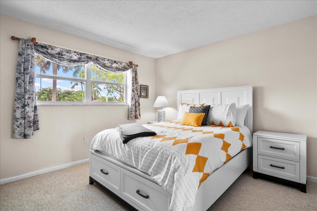COLONY CONDO APTS IN OR16 - Residential Lease