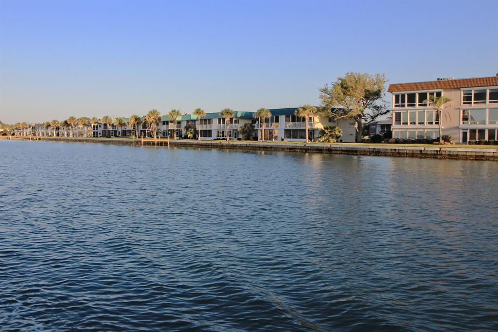 COLONNADES CONDOMINIUM NO 6 - Residential