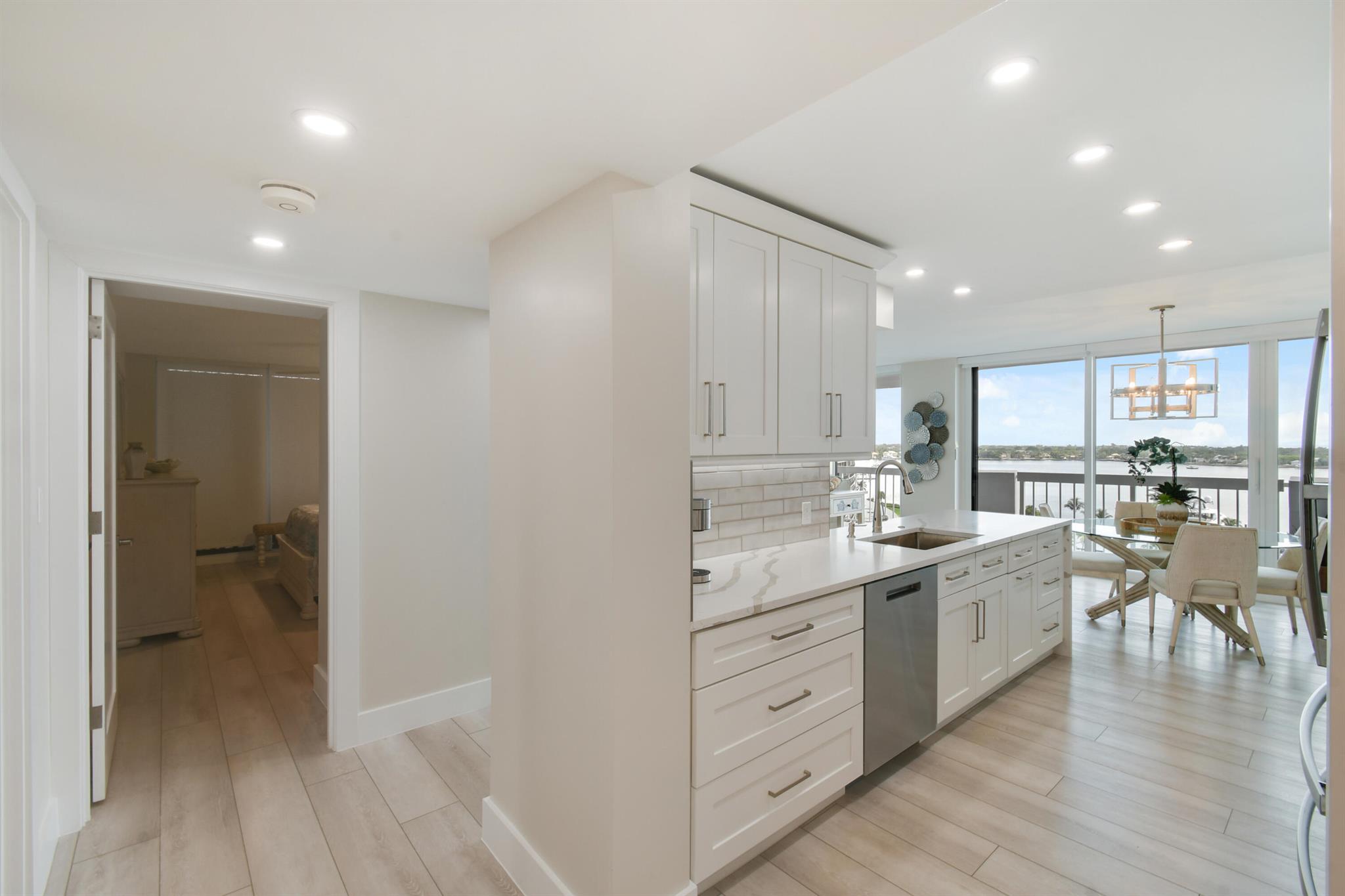 123 Lakeshore Drive 1145