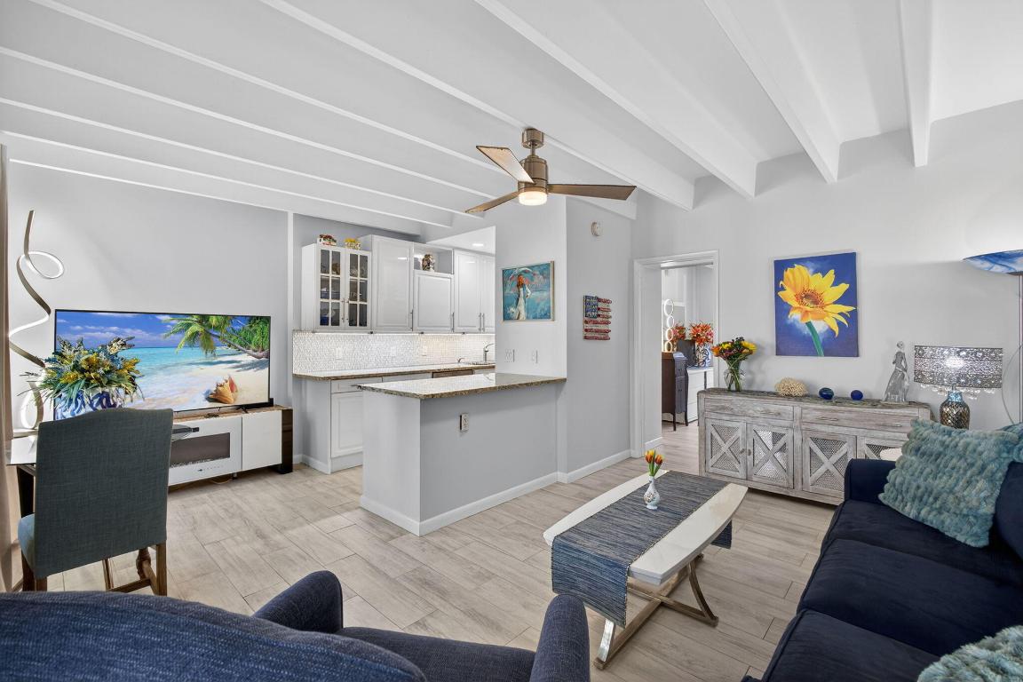 702 N Federal Highway A5