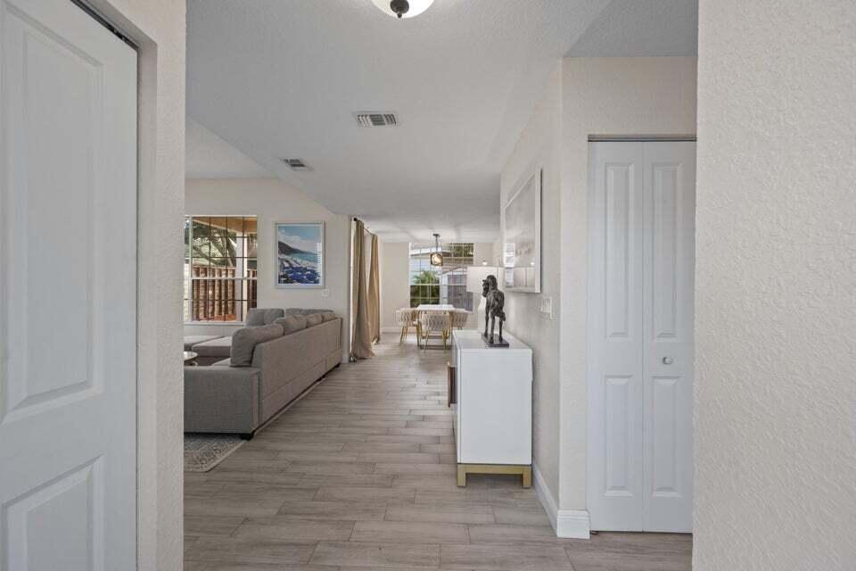 1050 Aviary Road Road