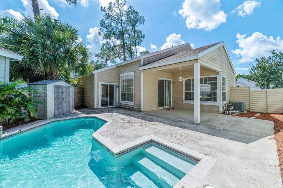 EMERALD FOREST OF WELLINGTON - Residential