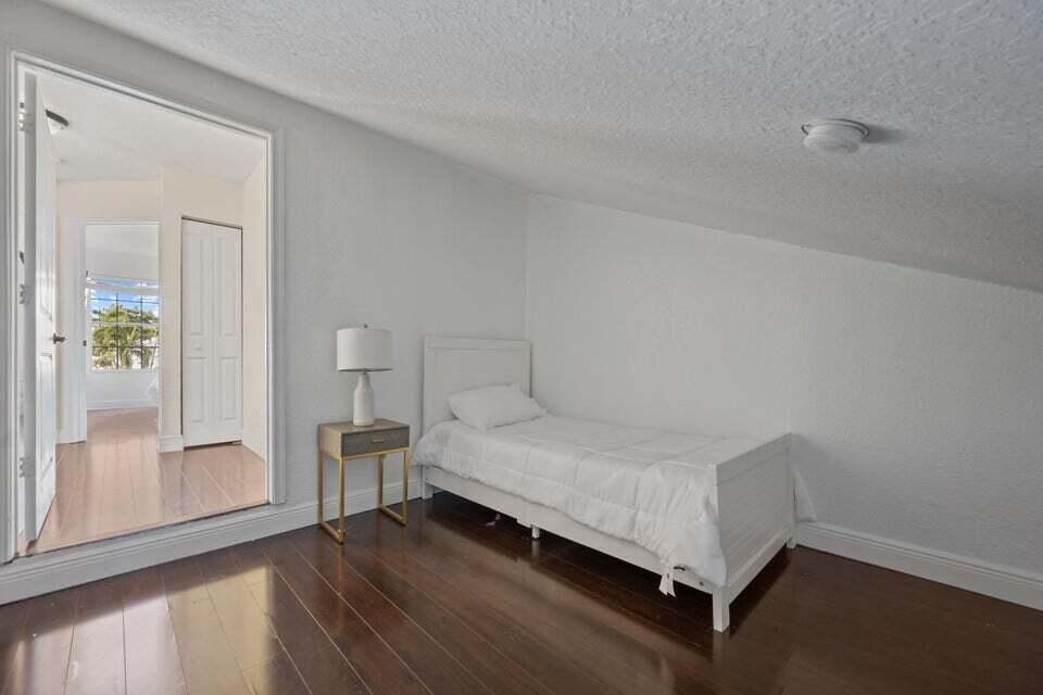 EMERALD FOREST OF WELLINGTON - Residential