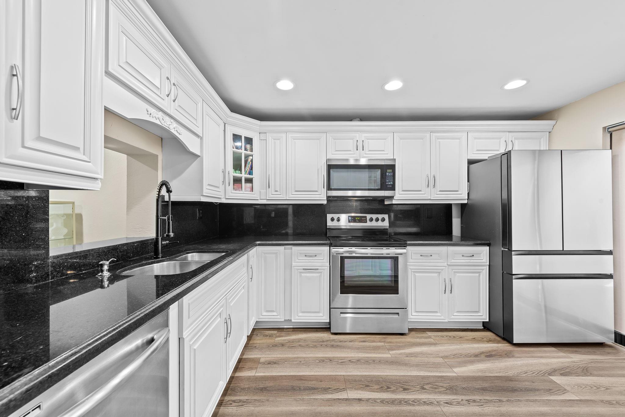 470 NW 70th Ave 406
