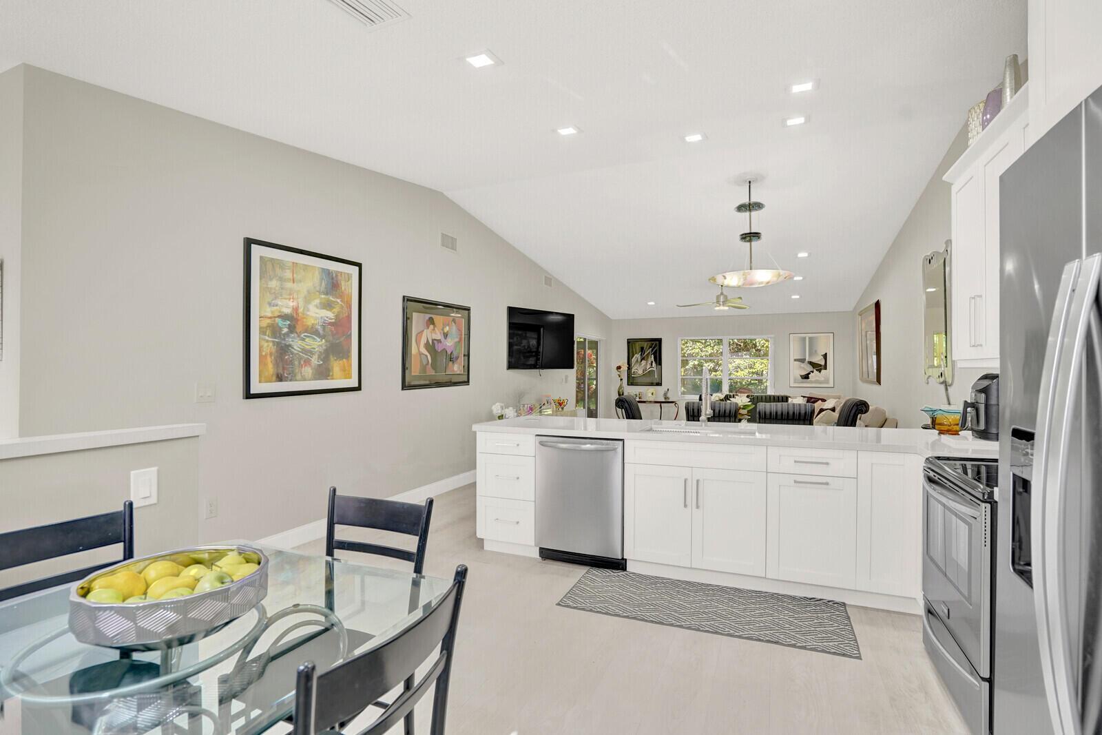 HUNTINGTON POINTE - Residential Lease