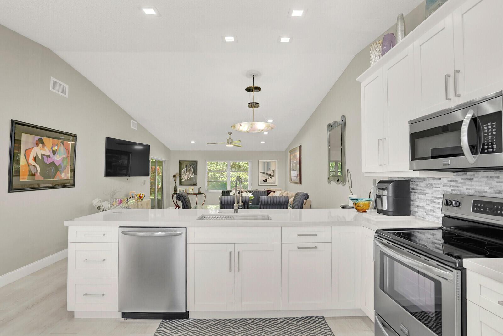 HUNTINGTON POINTE - Residential Lease