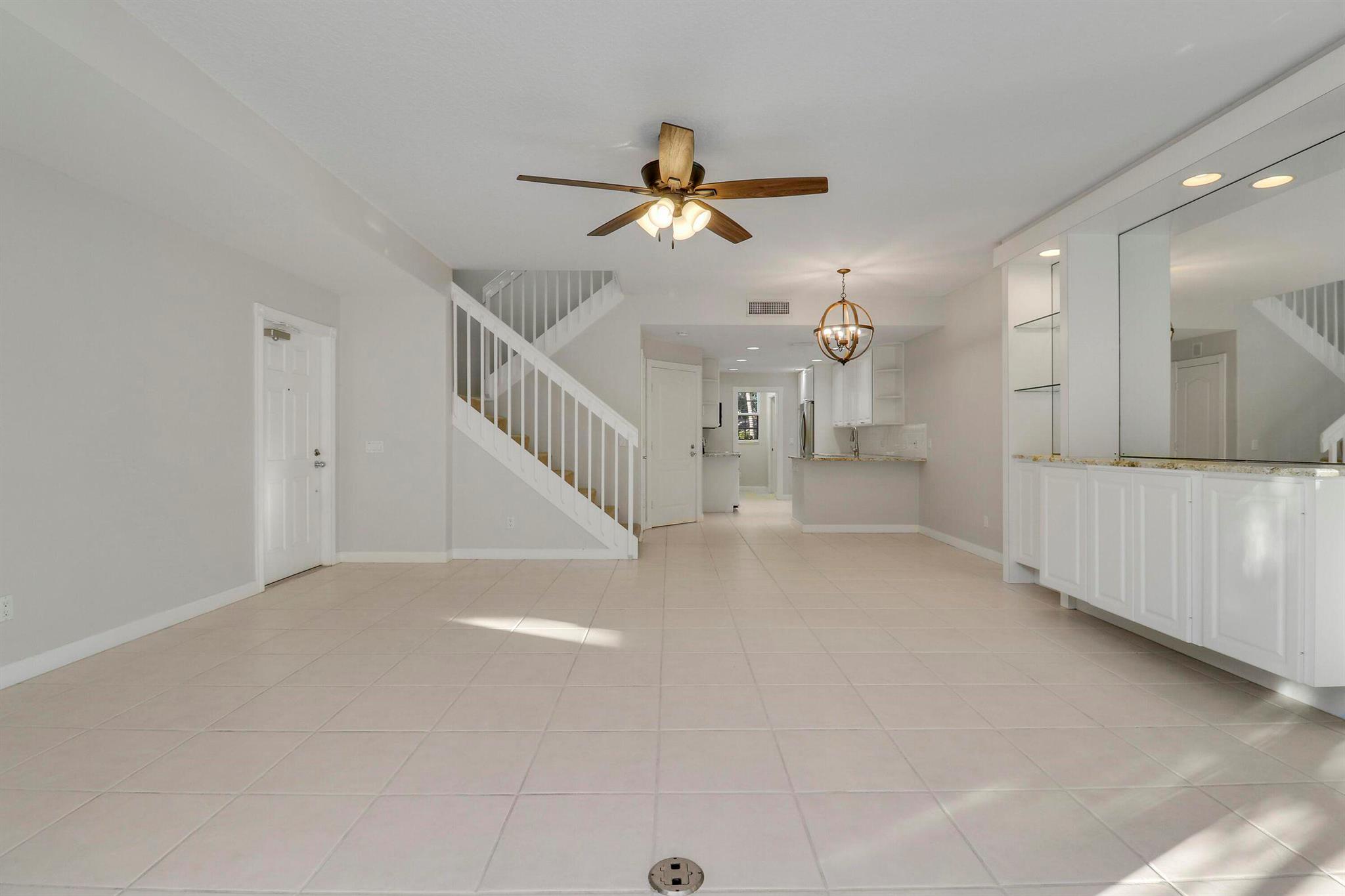 CATALINA LAKES - Residential Lease