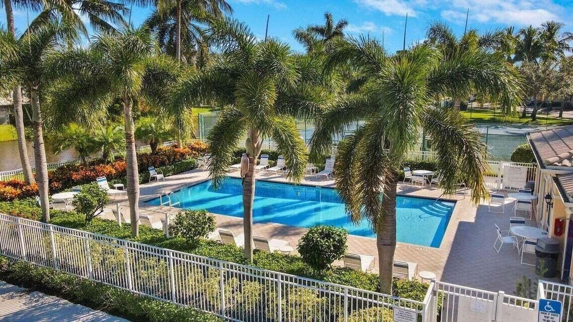 CATALINA LAKES - Residential Lease