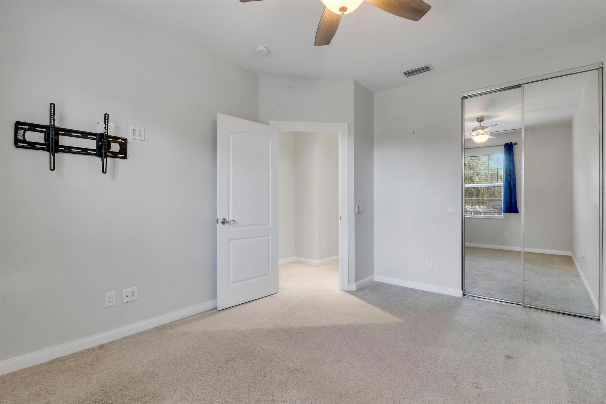 CATALINA LAKES - Residential Lease