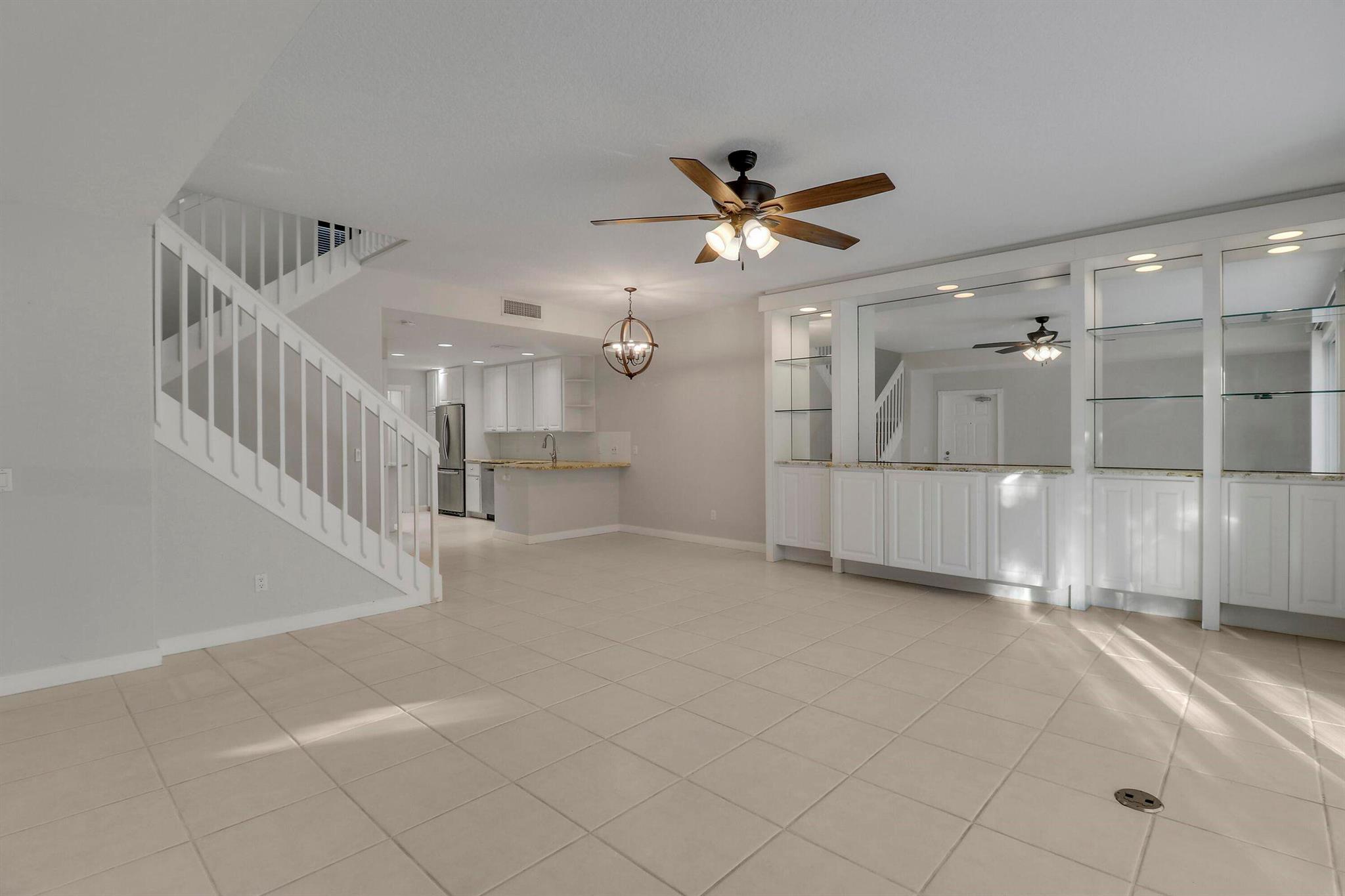 CATALINA LAKES - Residential Lease