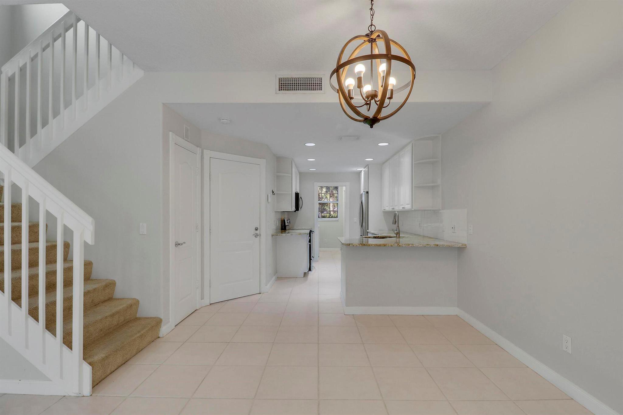 CATALINA LAKES - Residential Lease