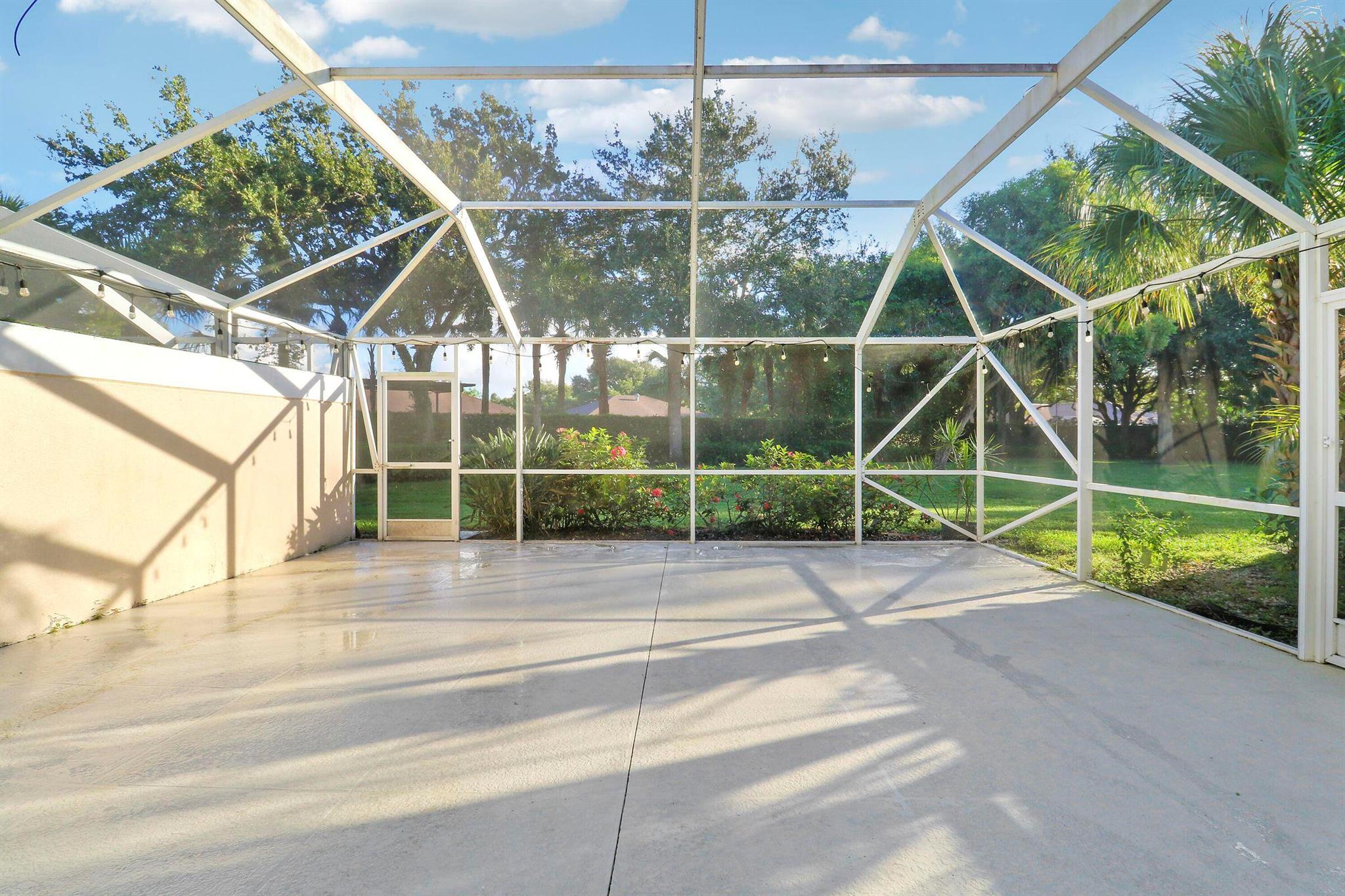 CATALINA LAKES - Residential Lease