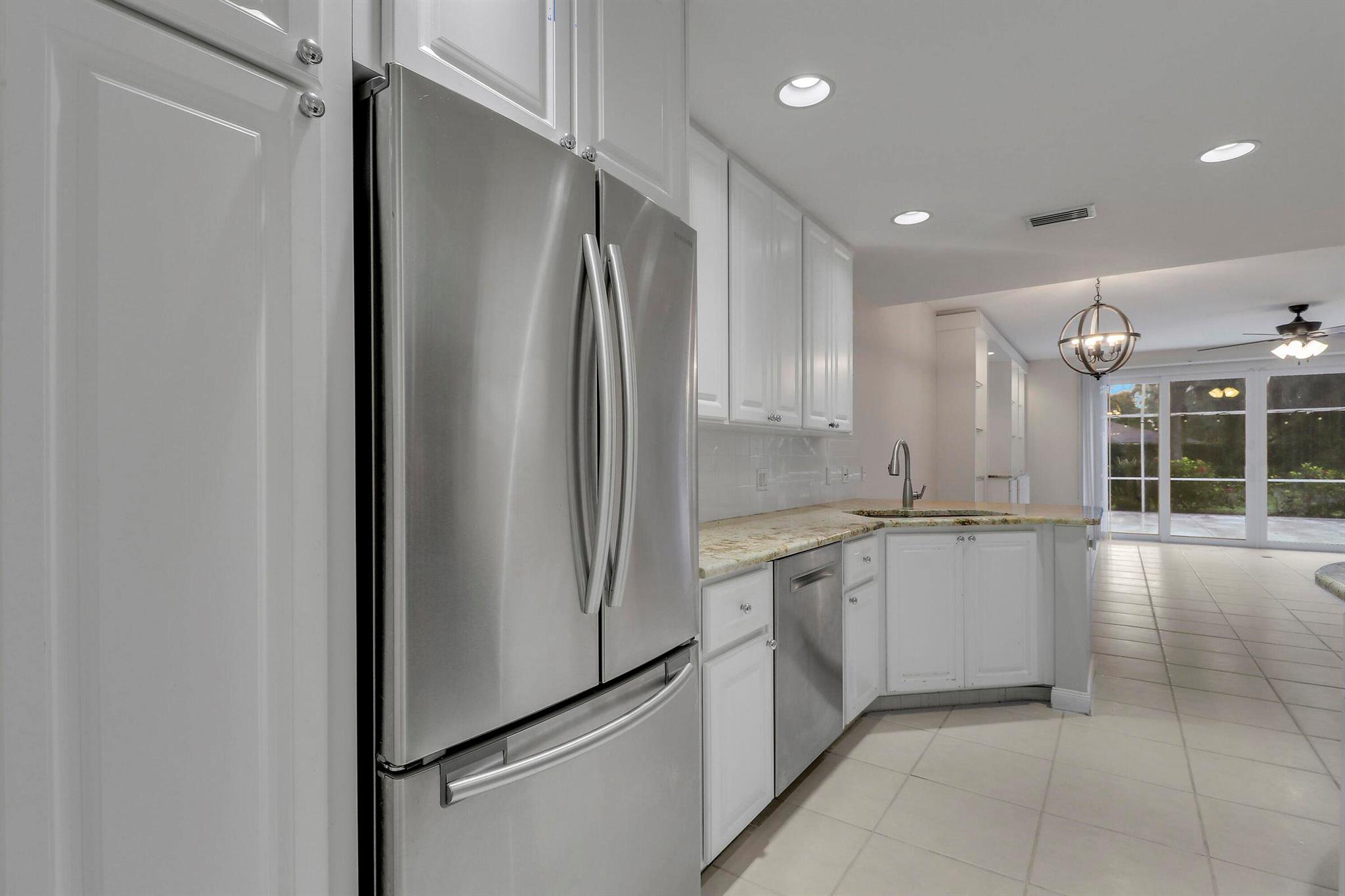 CATALINA LAKES - Residential Lease