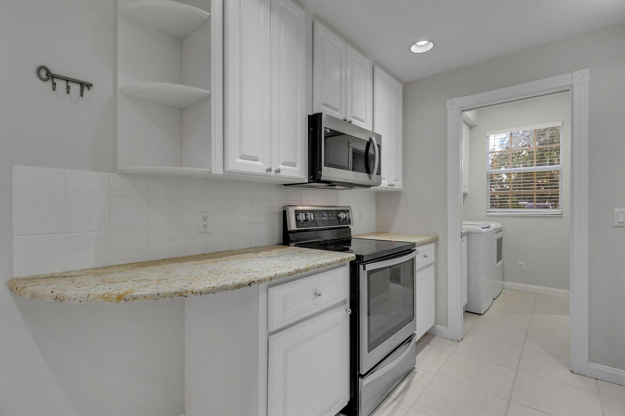 CATALINA LAKES - Residential Lease