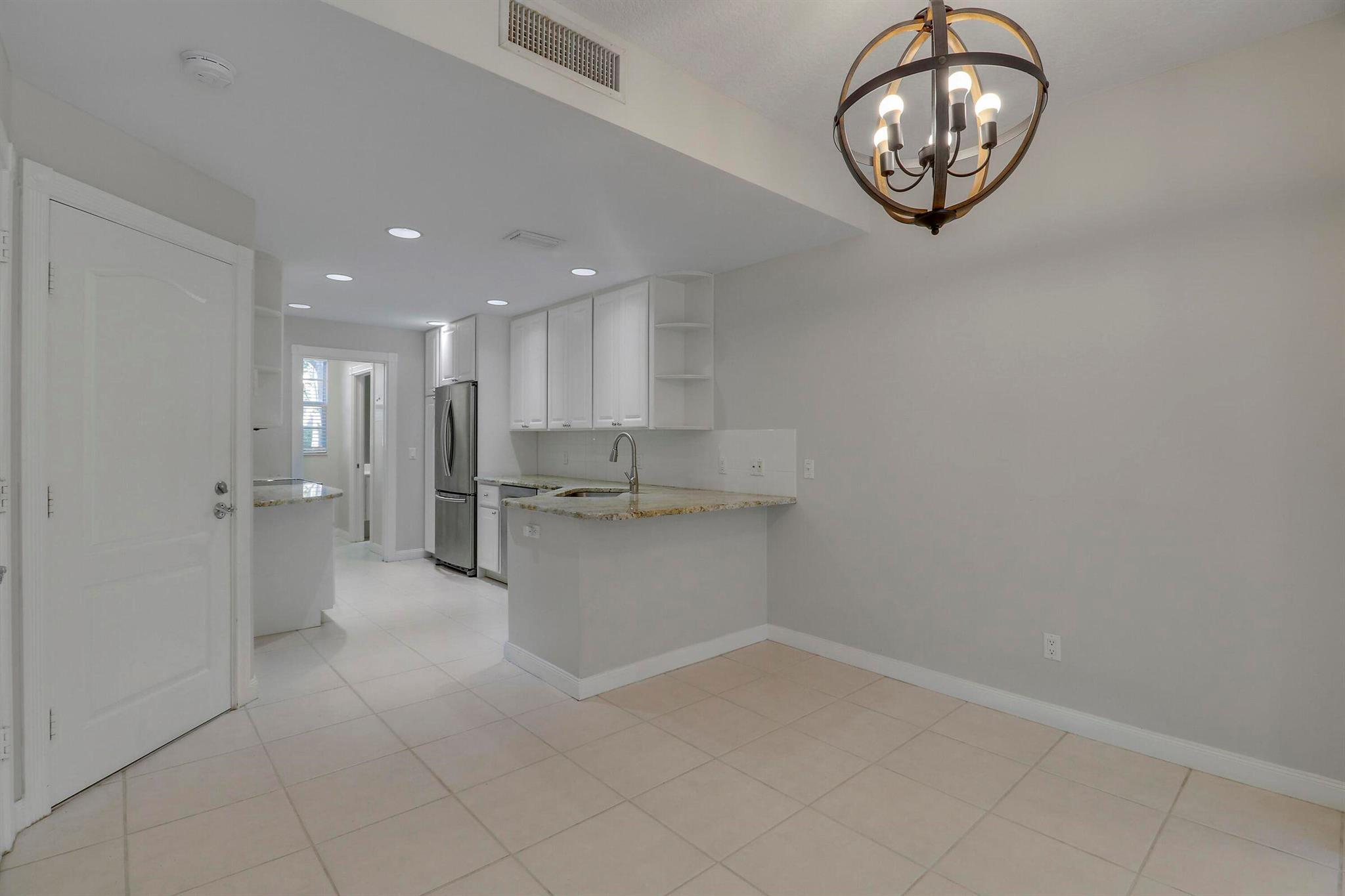 CATALINA LAKES - Residential Lease