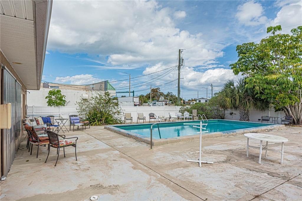 SUTTON PLACE CONDOMINIUM - Residential