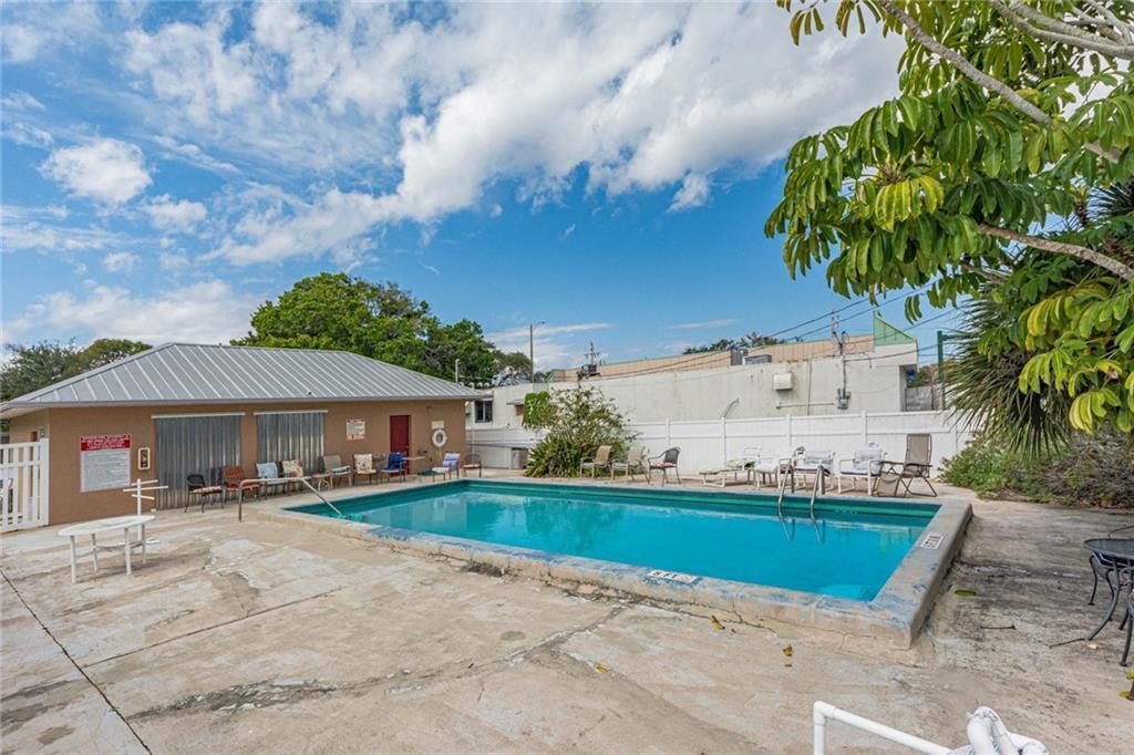 SUTTON PLACE CONDOMINIUM - Residential