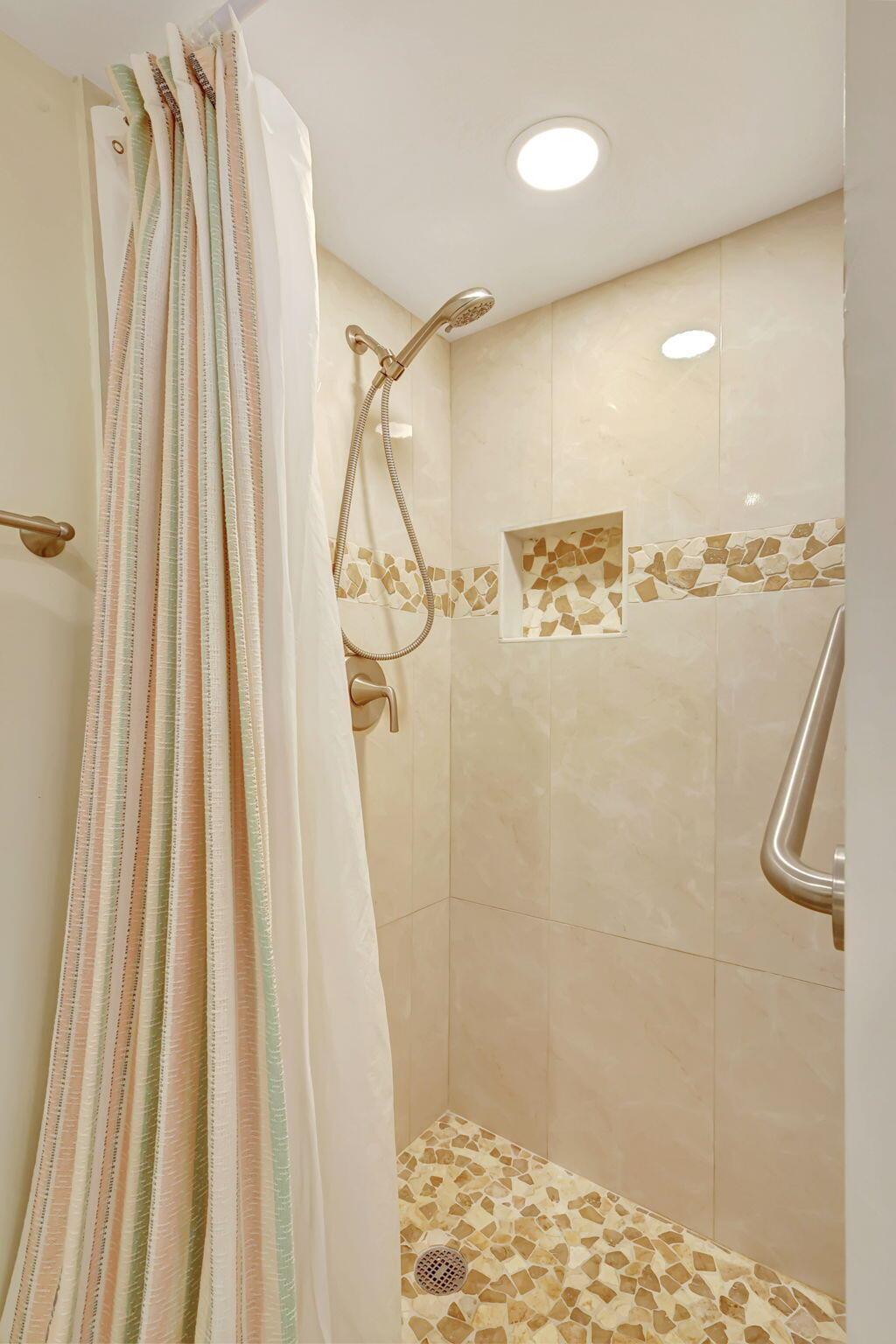 LAKES AT THE BLUFFS - Residential Lease