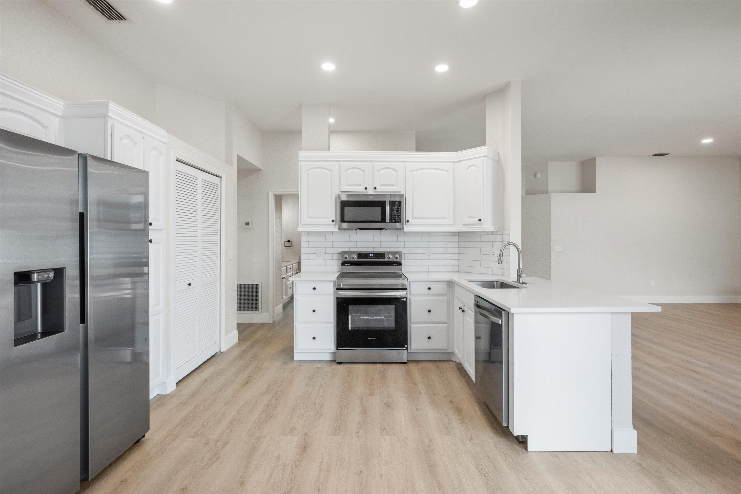 EMERALD FOREST OF WELLINGTON - Residential Lease