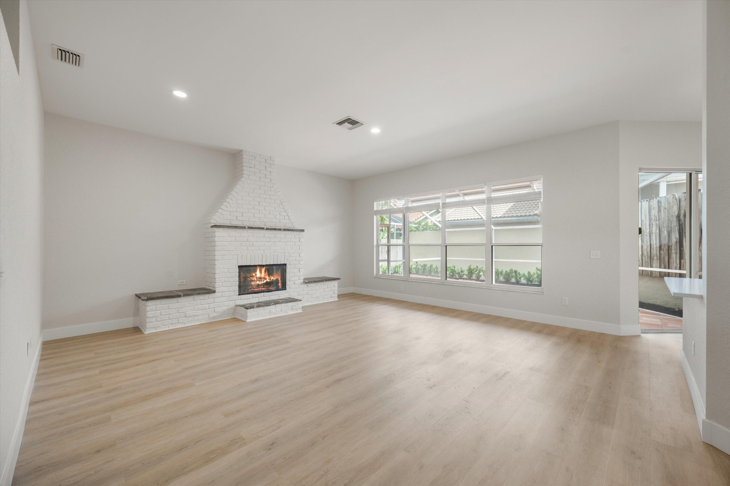 EMERALD FOREST OF WELLINGTON - Residential Lease