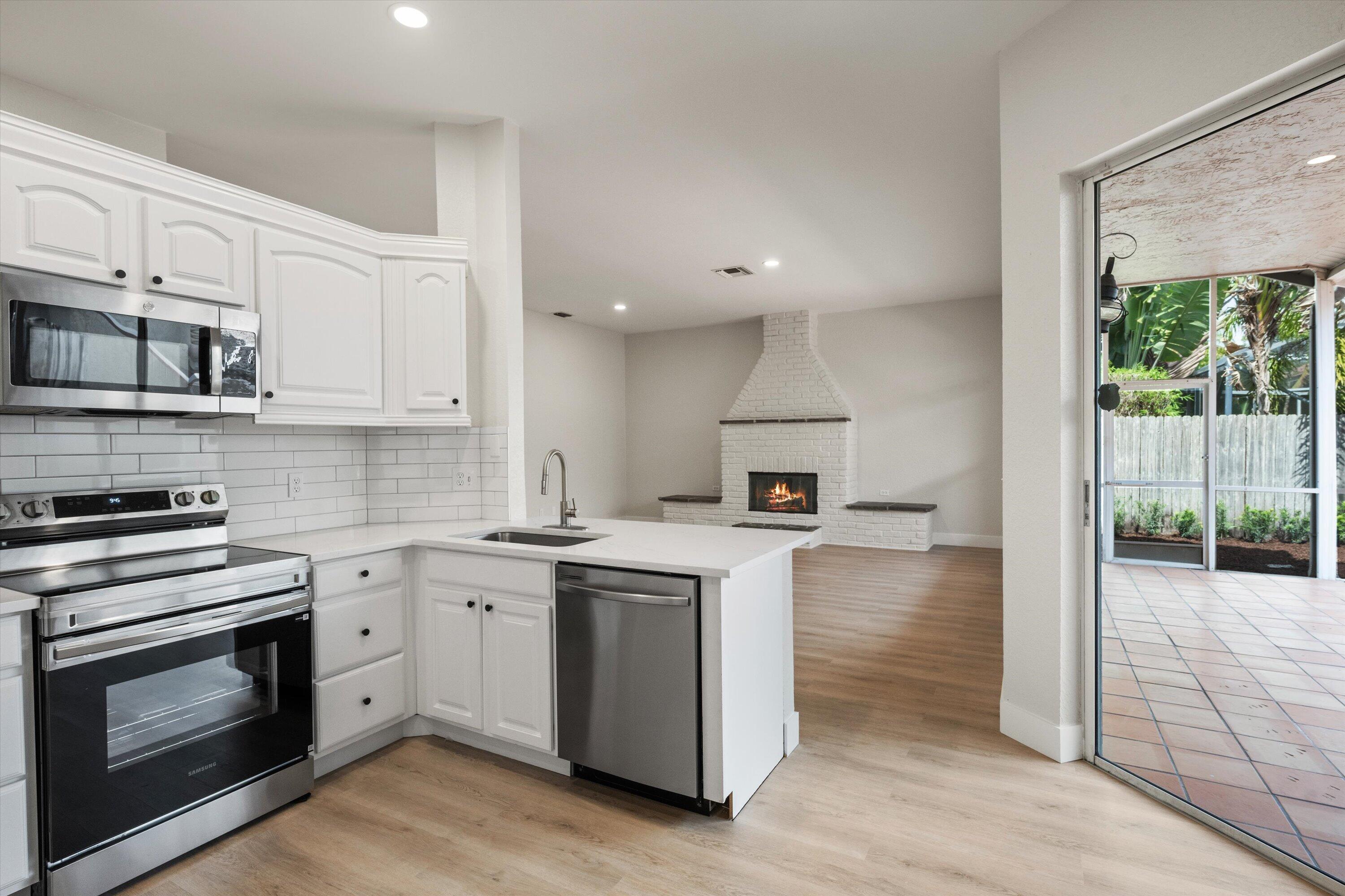 EMERALD FOREST OF WELLINGTON - Residential Lease