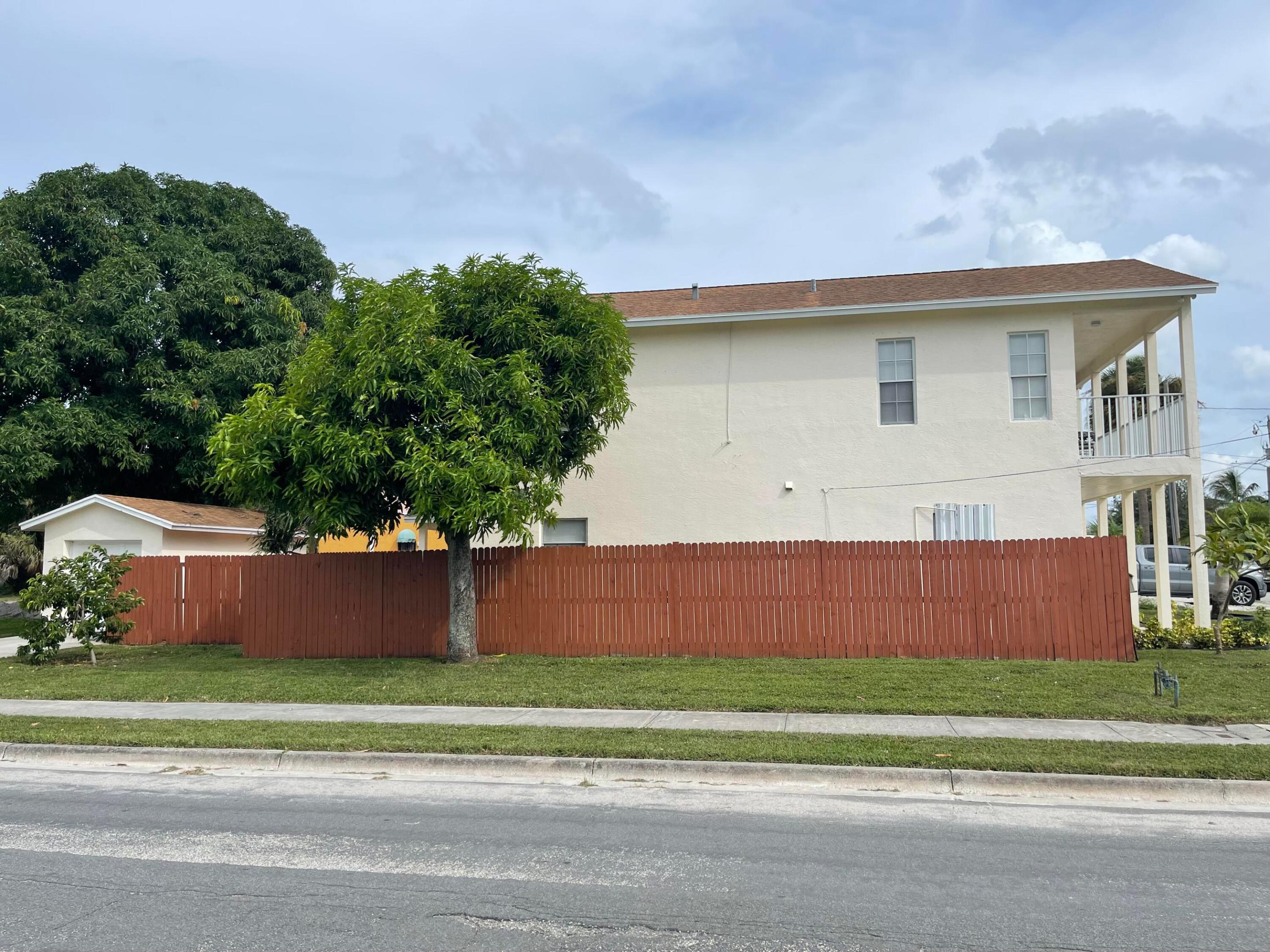LAKE AVE ADD TO WPB - Residential