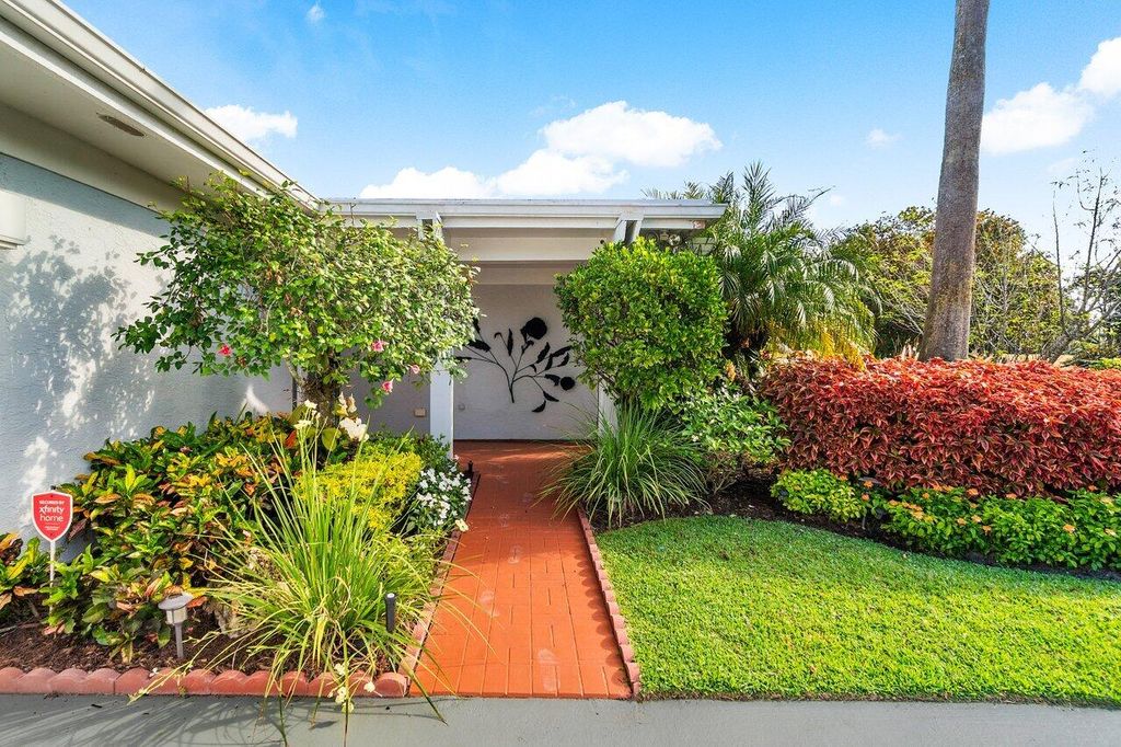 Photo of 6689 Eastpointe Pines Street, Palm Beach Gardens, FL 33418 (MLS # R10969134)