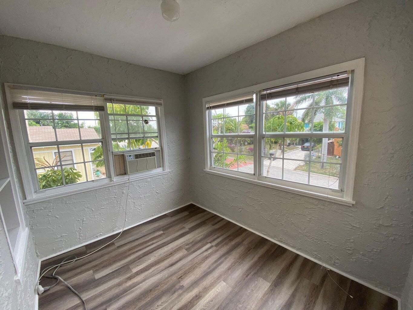 SEMINOLE HEIGHTS LT 21 BLK 2 - Residential Income