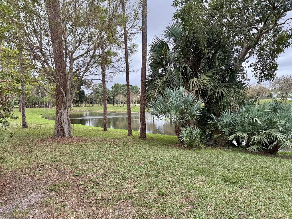 PALM BEACH TRACE COND DECL FILED 8-7-90 IN OR6542P - Residential